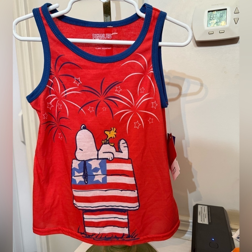 NWT Peanuts Snoopy Pajama Set - size 4